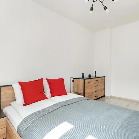 Przestronny Blisko Jeziora W Poznaniu 2 Miejsca Postojowe By Renters * Poznań