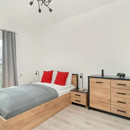 Przestronny Blisko Jeziora W Poznaniu 2 Miejsca Postojowe By Renters *