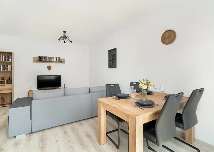 Przestronny Blisko Jeziora W Poznaniu 2 Miejsca Postojowe By Renters Apartment *