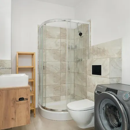 Apartman Przestronny Blisko Jeziora W Poznaniu 2 Miejsca Postojowe By Renters *