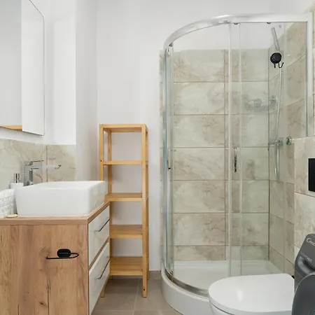 アパート Przestronny Blisko Jeziora W Poznaniu 2 Miejsca Postojowe By Renters ポズナン