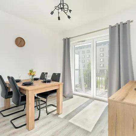 アパート Przestronny Blisko Jeziora W Poznaniu 2 Miejsca Postojowe By Renters ポズナン