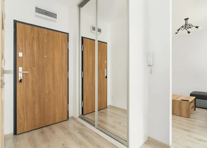 Przestronny Blisko Jeziora W Poznaniu 2 Miejsca Postojowe By Renters Lägenhet *