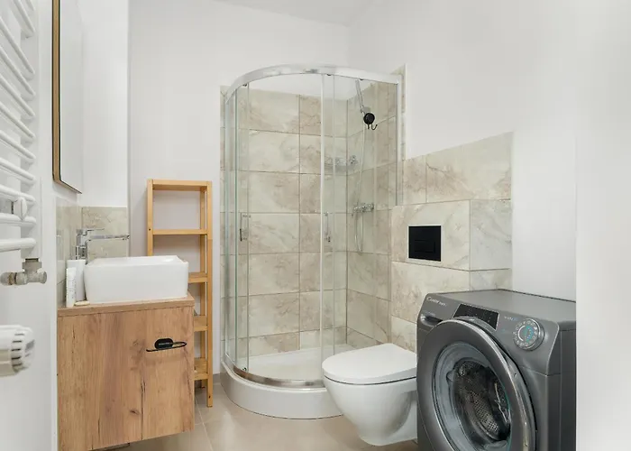 Lägenhet Przestronny Blisko Jeziora W Poznaniu 2 Miejsca Postojowe By Renters *