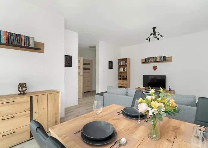 Przestronny Blisko Jeziora W Poznaniu 2 Miejsca Postojowe By Renters Lägenhet